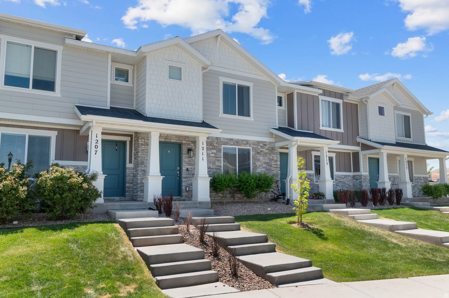 SUMMIT RIDGE TOWNS - Residential