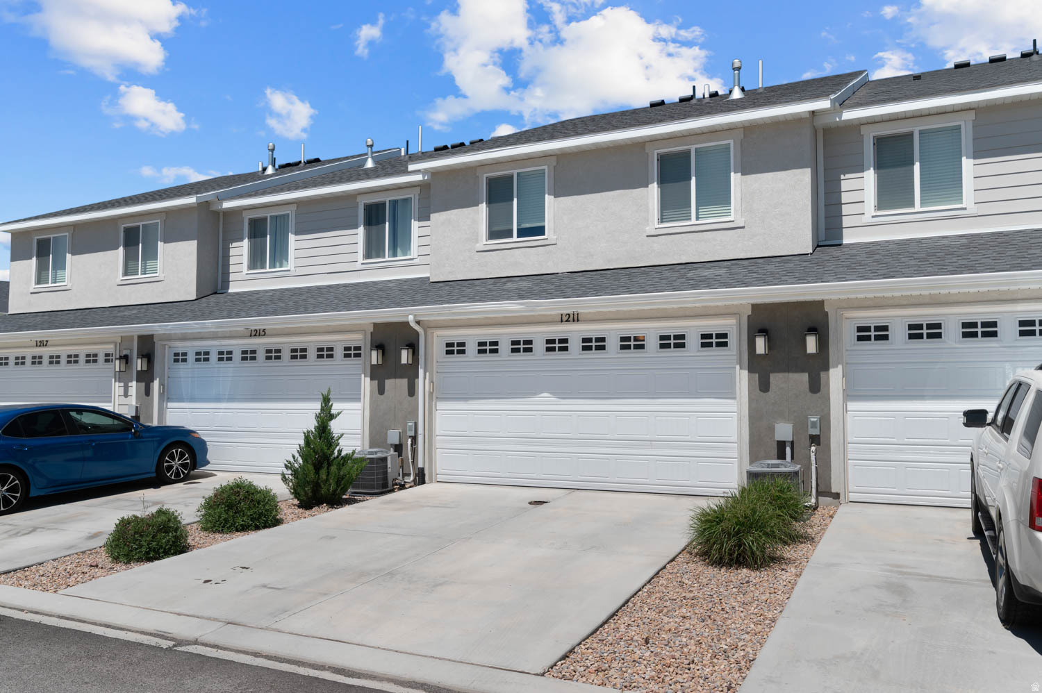 SUMMIT RIDGE TOWNS - Residential