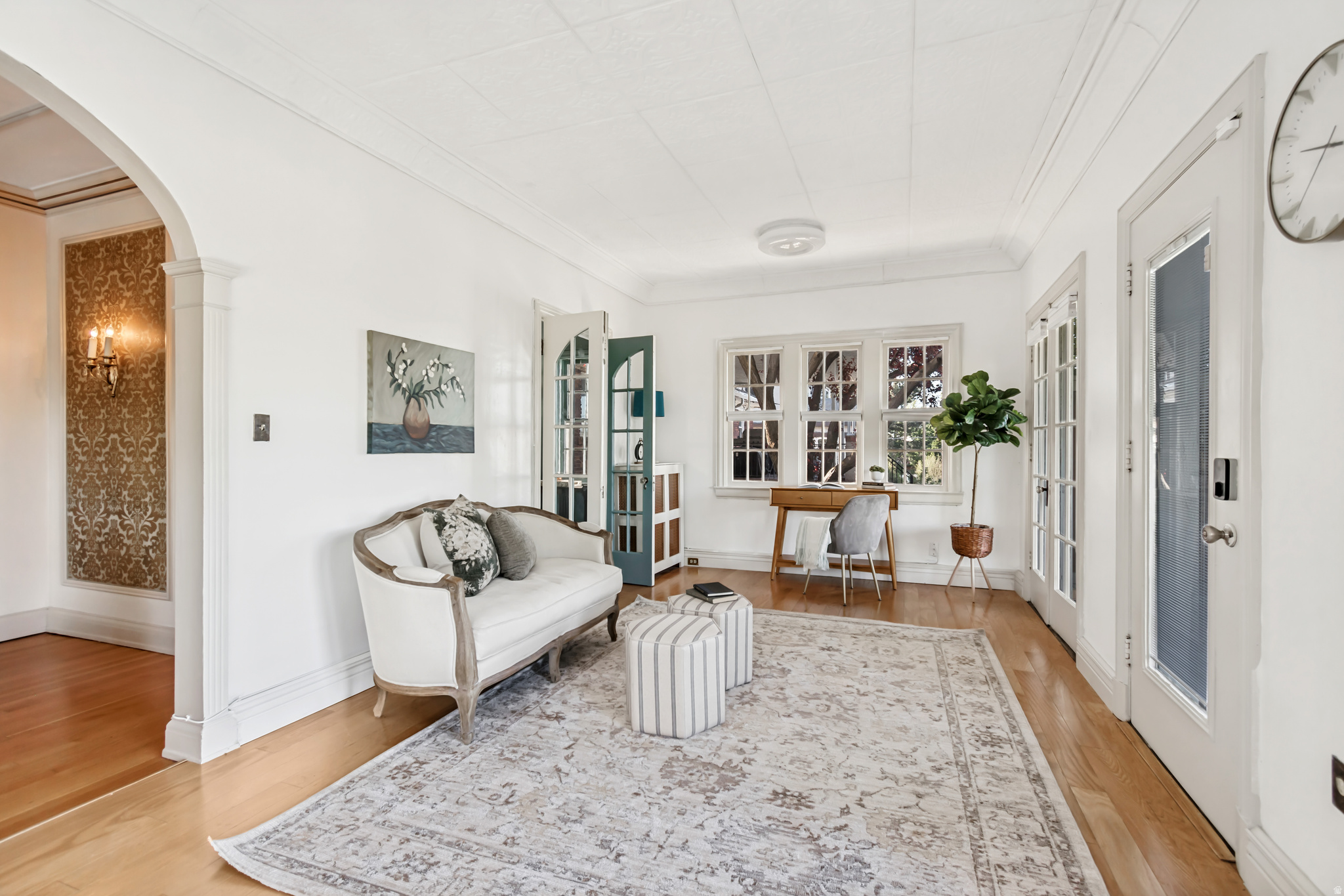 LAIRD - Residential