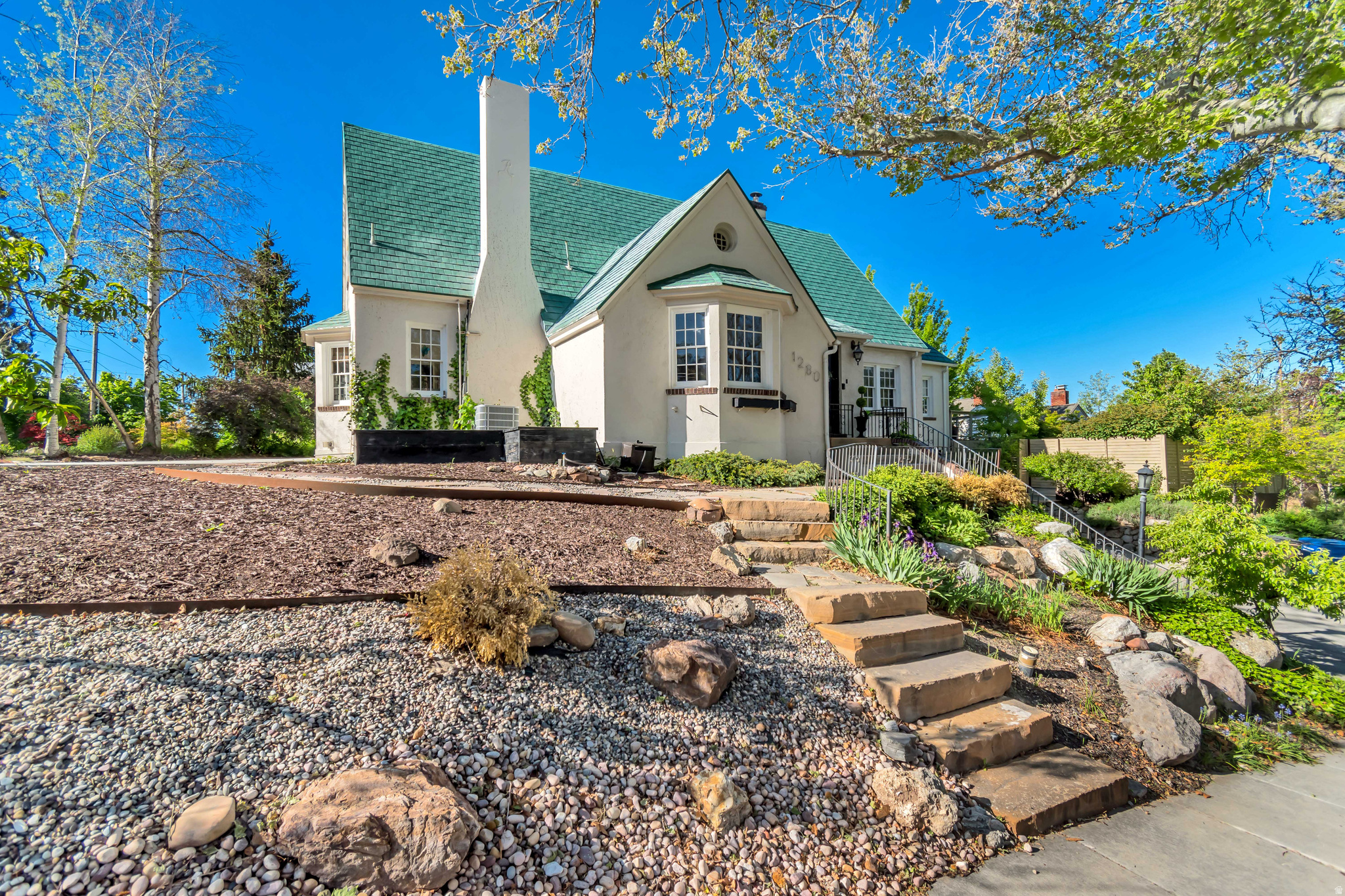 LAIRD - Residential