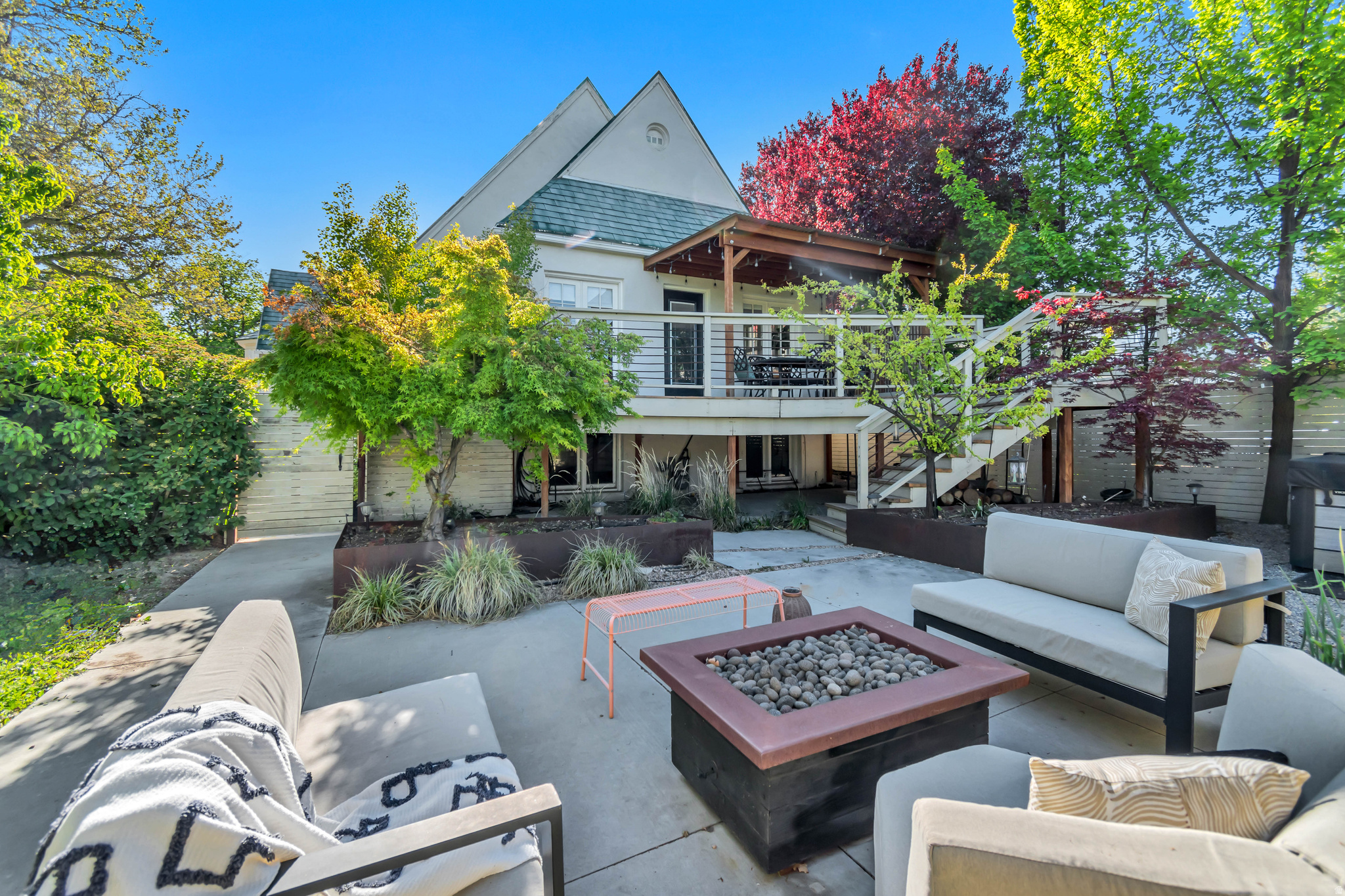 LAIRD - Residential