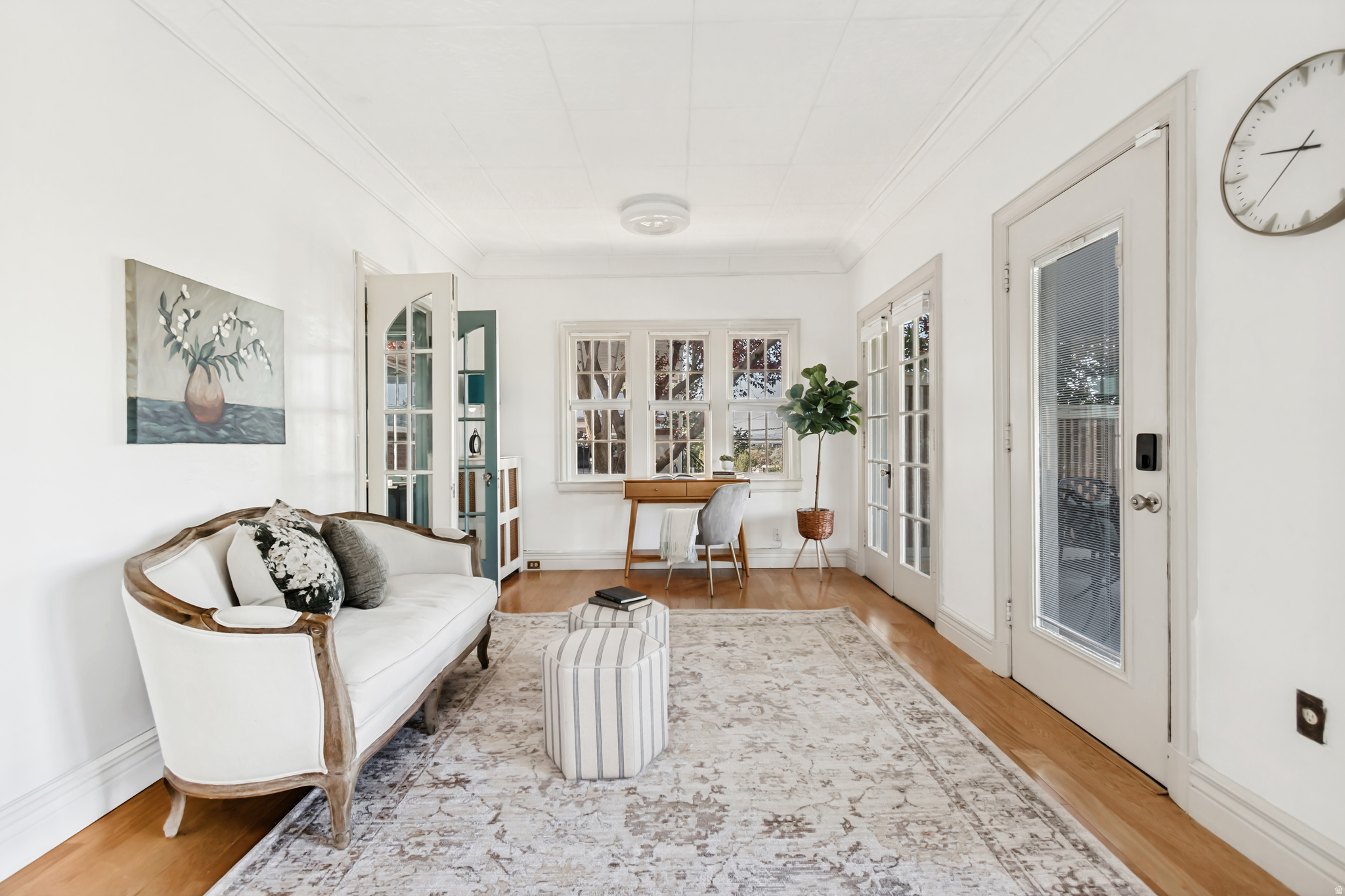 LAIRD - Residential