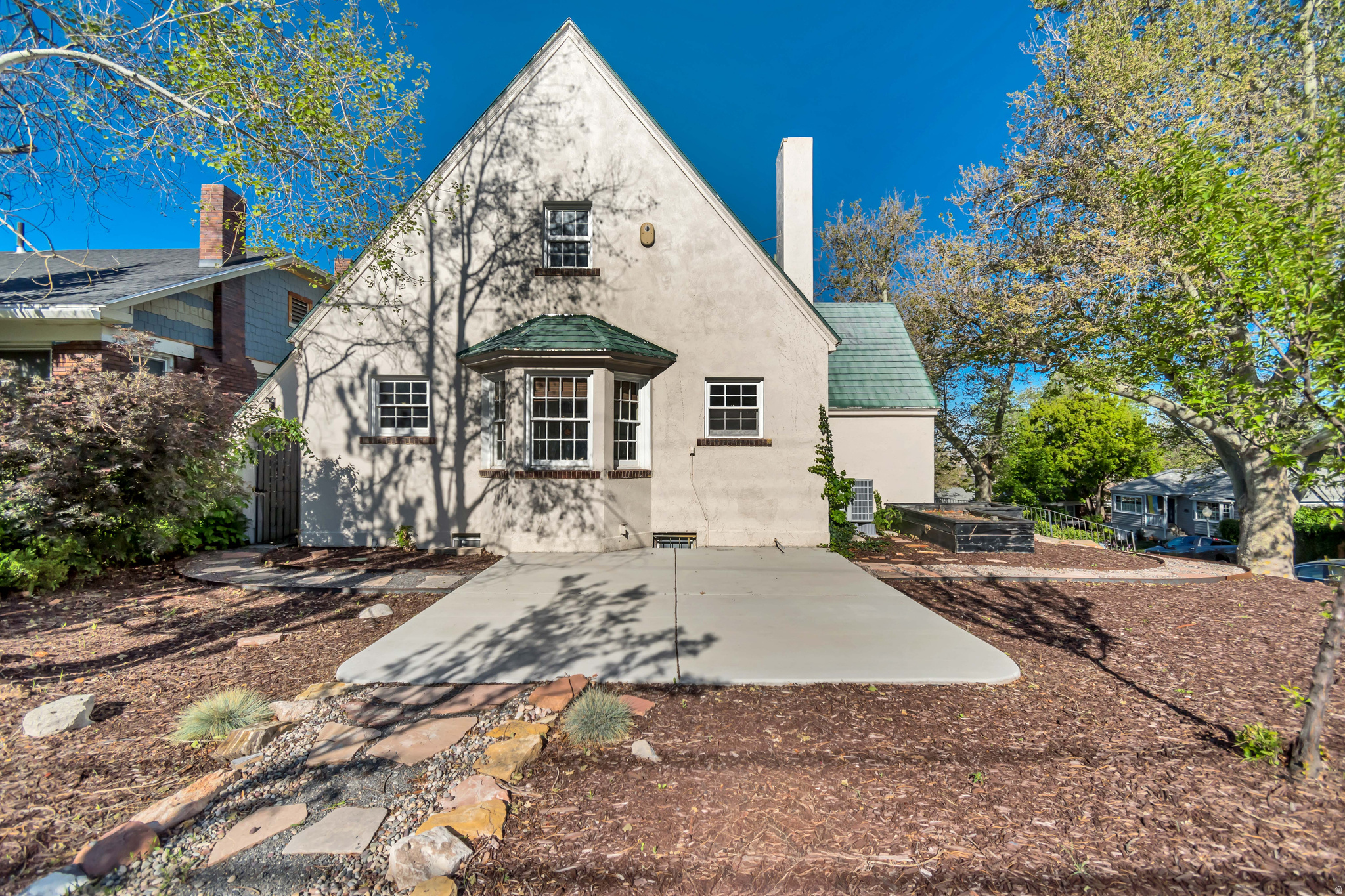 LAIRD - Residential