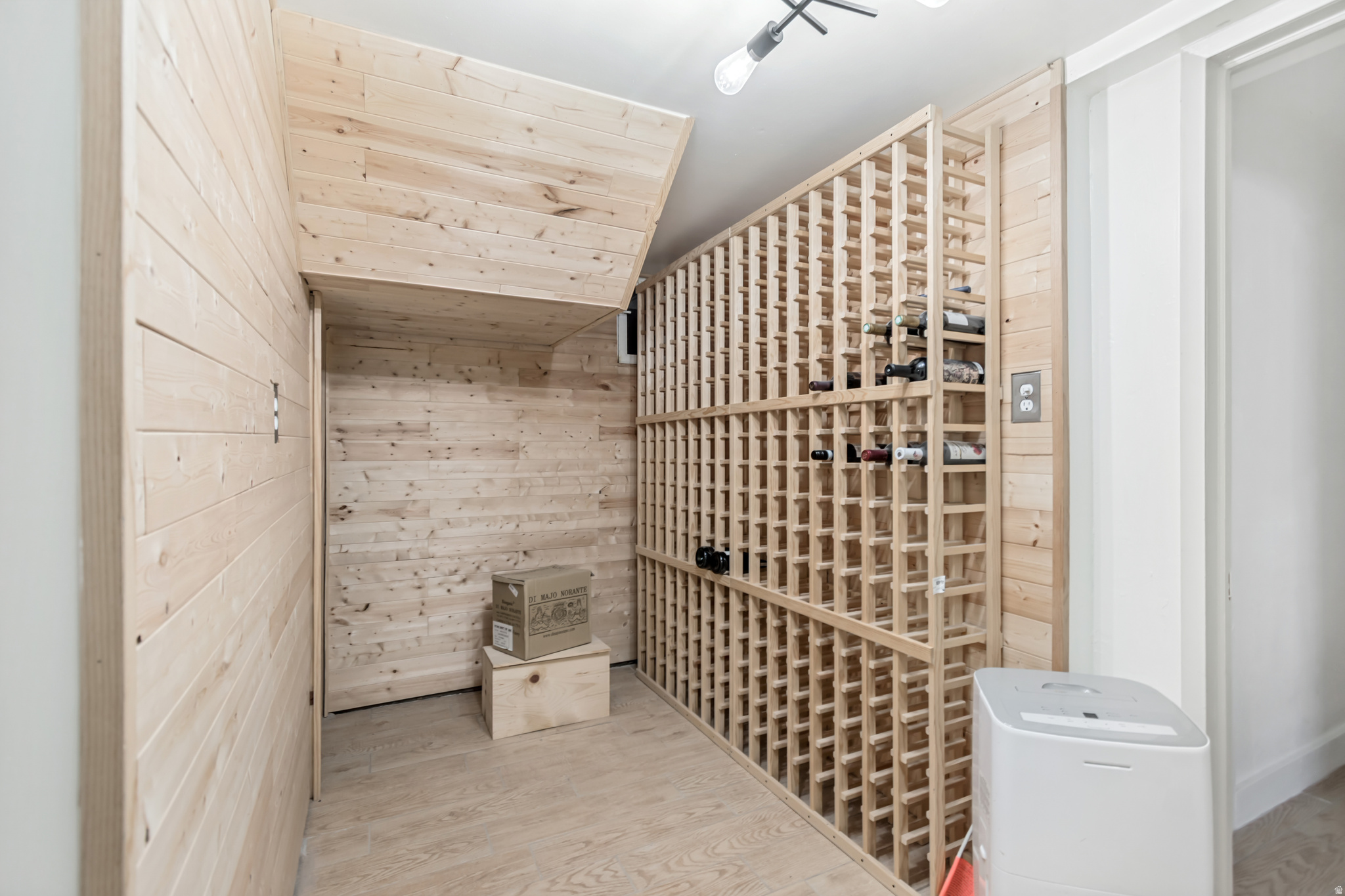 LAIRD - Residential