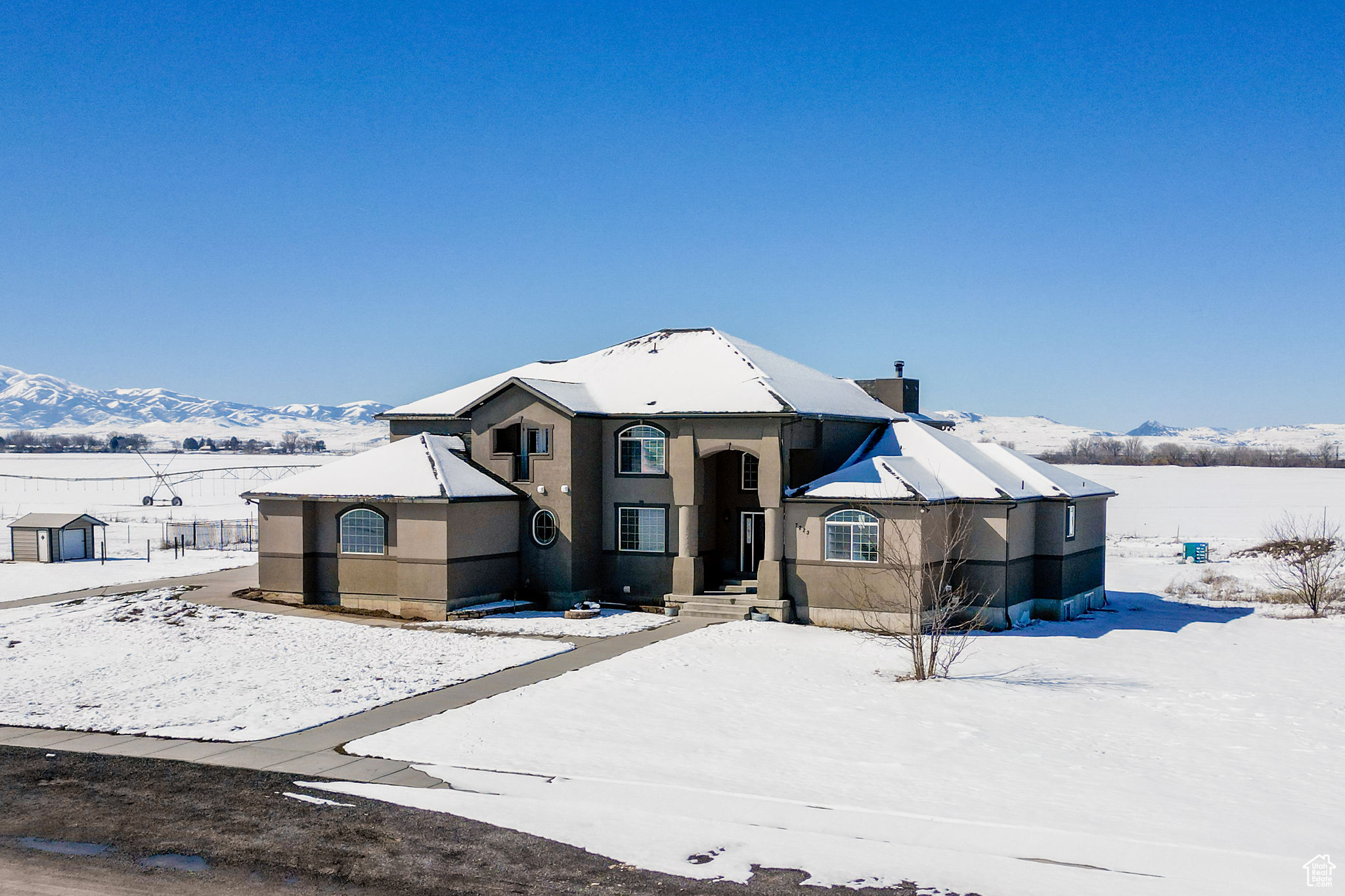 7223 N Estancia Ln, Smithfield, Utah image 3
