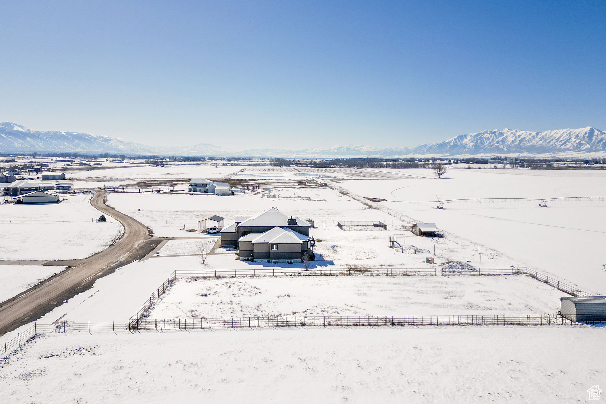 7223 N Estancia Ln, Smithfield, Utah image 4
