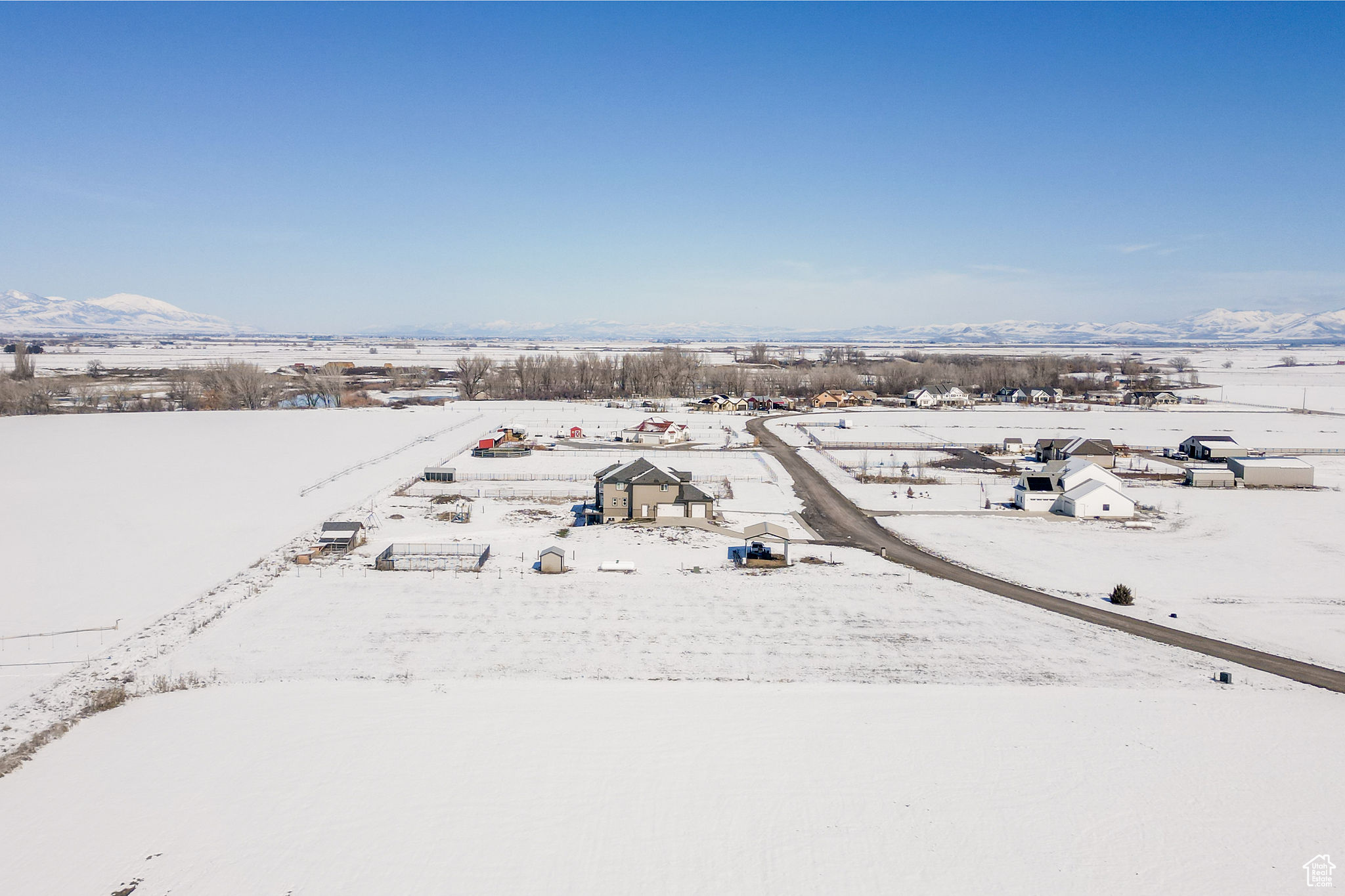 7223 N Estancia Ln, Smithfield, Utah image 8
