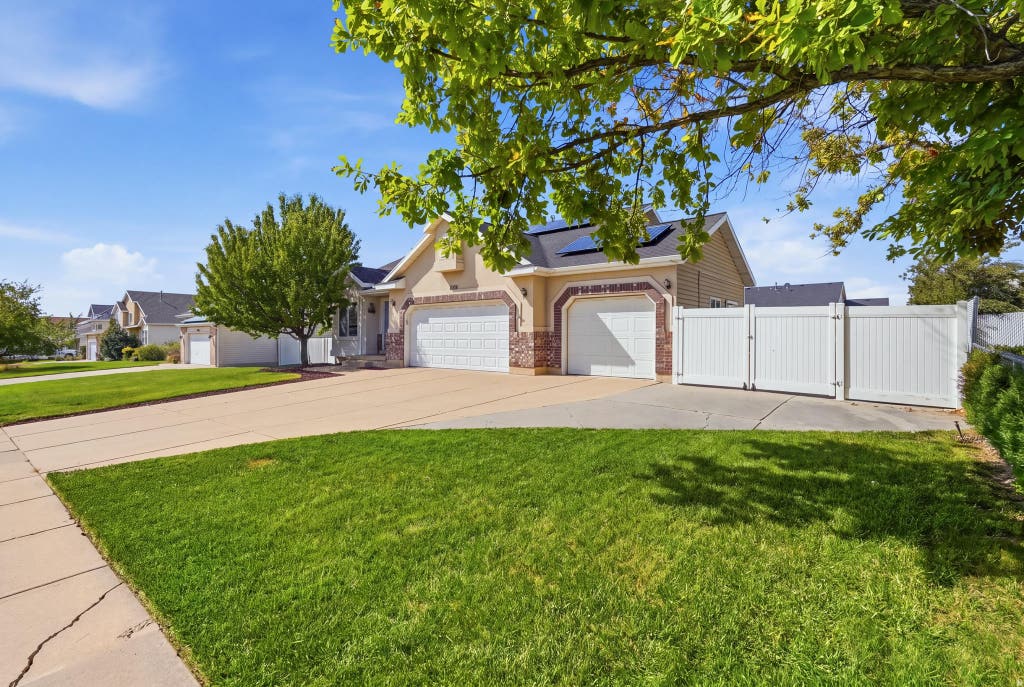 Photo of 1062 W 200 S, Clearfield, UT 84015 (MLS # 2181419)