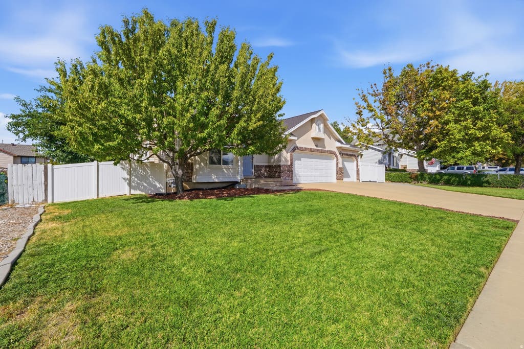 Photo of 1062 W 200 S, Clearfield, UT 84015 (MLS # 2181419)
