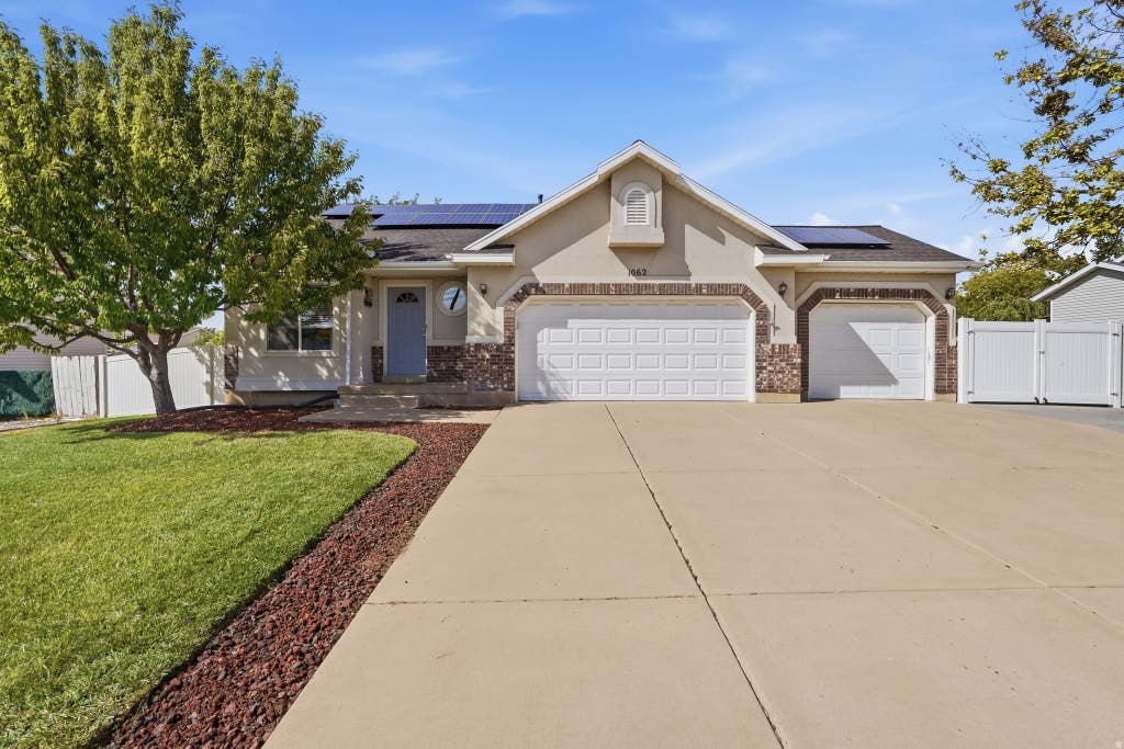 Photo of 1062 W 200 S, Clearfield, UT 84015 (MLS # 2181419)