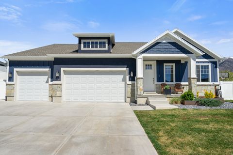 Tiny photo for 1437 E HOLLYHOCK CT, Layton, UT 84040 (MLS # 2149134)