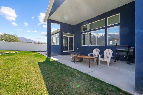 Tiny photo for 1437 E HOLLYHOCK CT, Layton, UT 84040 (MLS # 2149134)