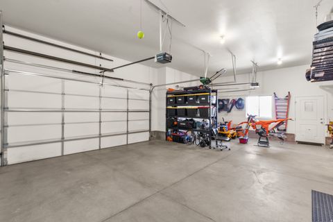 Tiny photo for 1437 E HOLLYHOCK CT, Layton, UT 84040 (MLS # 2149134)