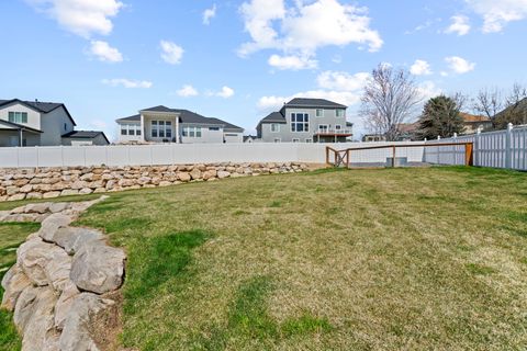 Tiny photo for 1437 E HOLLYHOCK CT, Layton, UT 84040 (MLS # 2149134)