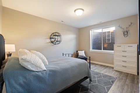 Tiny photo for 1437 E HOLLYHOCK CT, Layton, UT 84040 (MLS # 2149134)