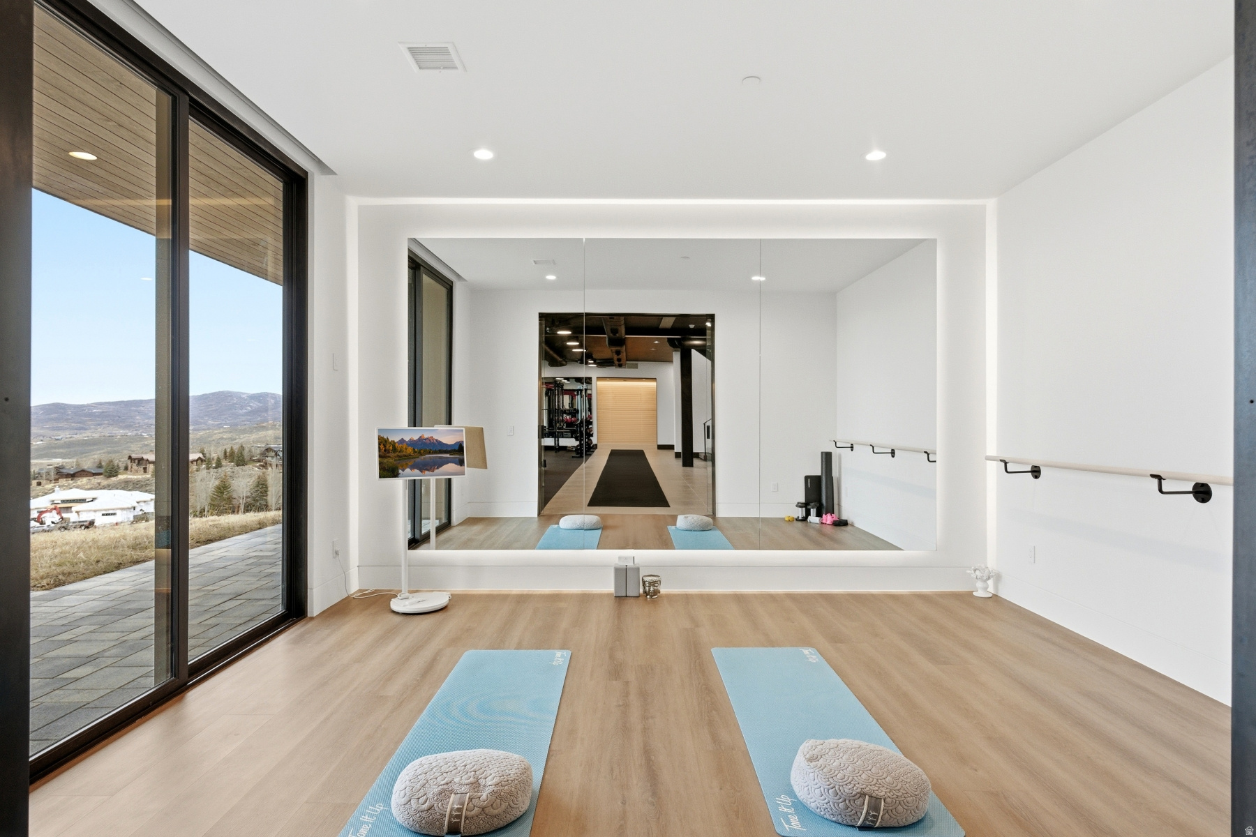 ELK RIDGE BLUFFS - Residential