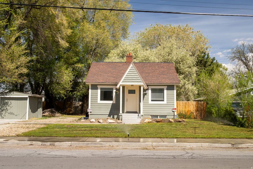 Vacant and extremely easy to show-please schedule through Aligned Showings for immediate access. Seller Financing is available at a highly competitive 5.875% fixed rate, allowing your buyers to bypass traditional bank hurdles and close quickly. Terms for this opportunity include a $62,500 down payment. The loan is based on a 30-year amortization with a 3-year balloon, and professional third-party note-servicing is required at the buyer's expense to ensure a smooth transaction. This inviting 3-bedroom home features a recently updated kitchen with newer appliances and a spacious walk-in closet in the primary suite. The basement has its own private entrance and offers flexible space perfect for a second living area, complete with a full second kitchen and dedicated laundry. This setup provides excellent mother-in-law potential or rental income to help offset the mortgage. The interior is 100% move-in ready with laminate flooring throughout and newer carpet.  Square footage figures are provided as a courtesy estimate only  and buyer is advised to obtain an independent measurement.