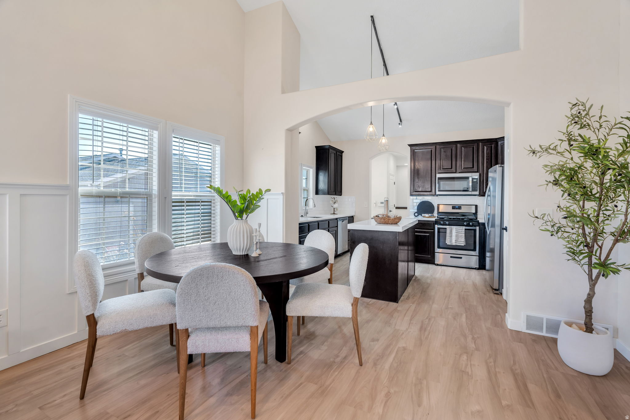 DAYBREAK - Residential