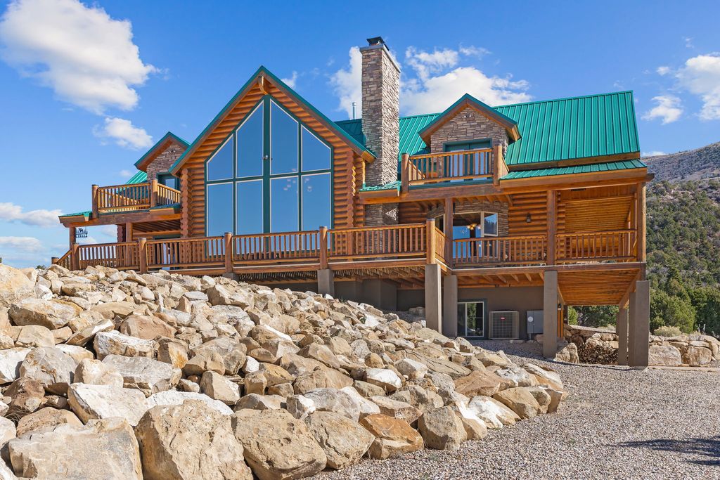 Photo of 2015 S HIGH JUNIPER DR, Cedar City, UT 84720 (MLS # 2153627)
