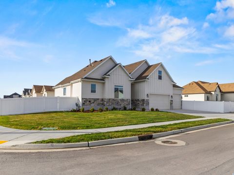 Tiny photo for 2354 W BOOTHILL DR W, Kaysville, UT 84037 (MLS # 2148261)