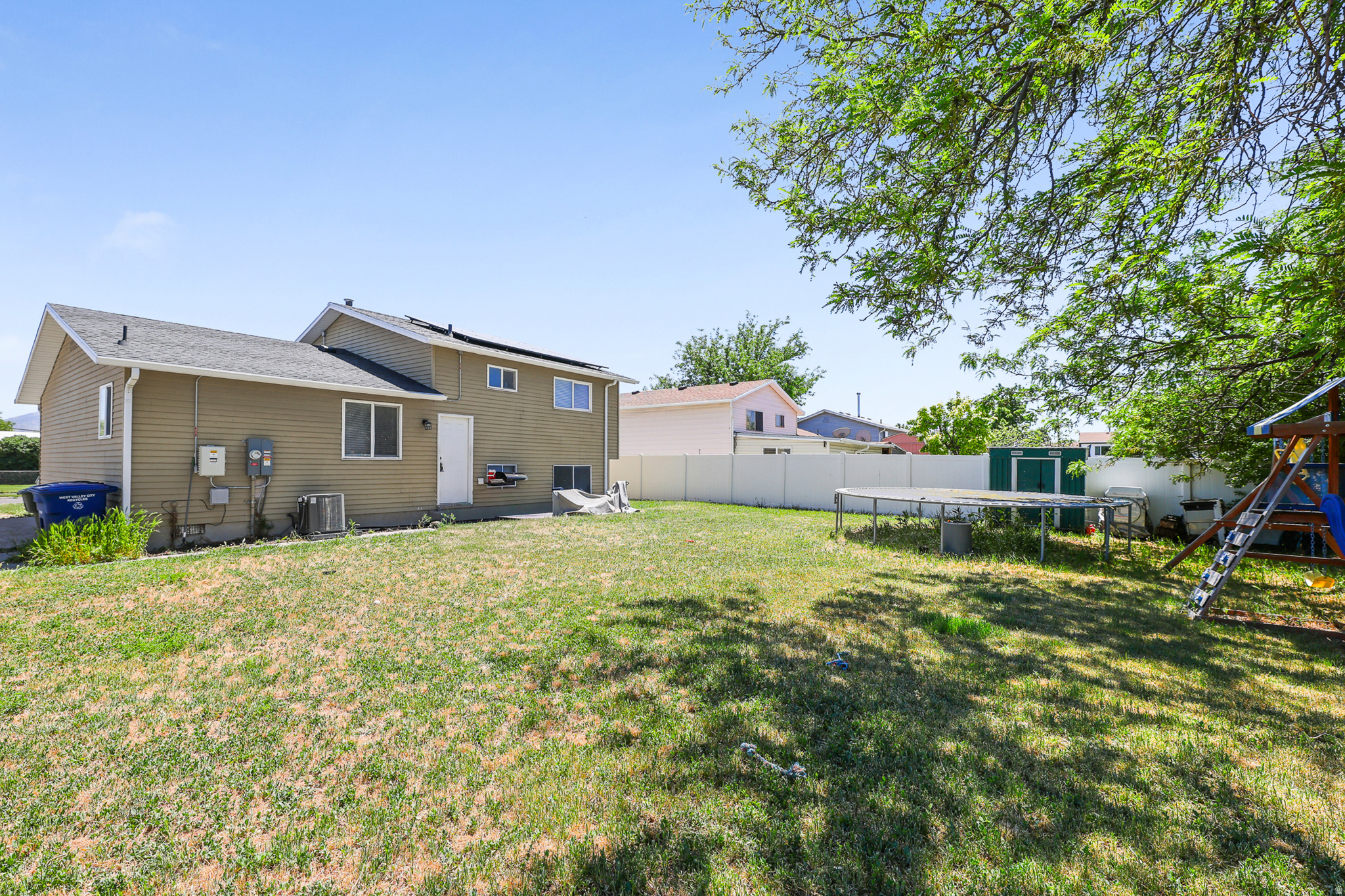 CLINTON DOWN - Residential