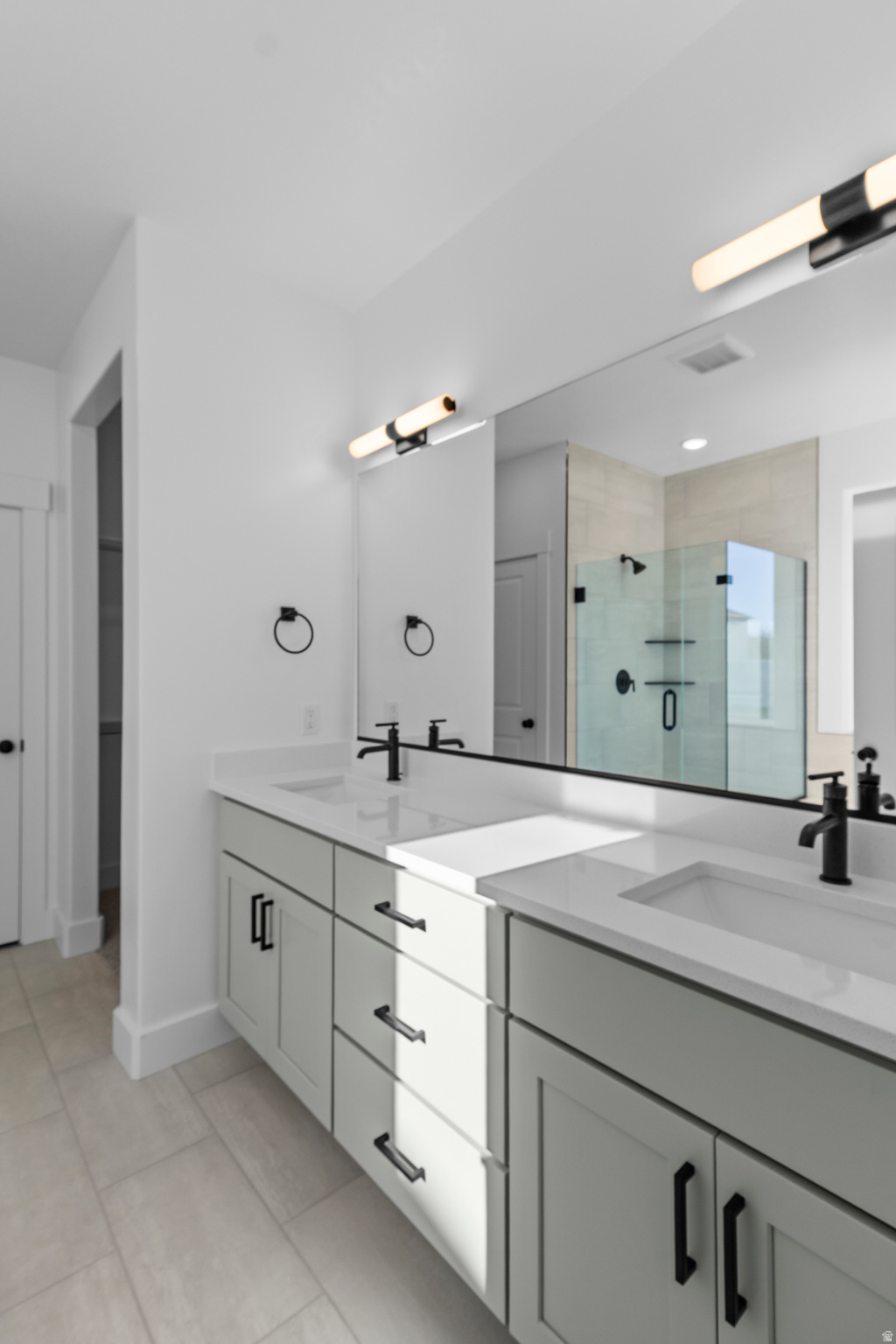 RIVERGATE - Residential