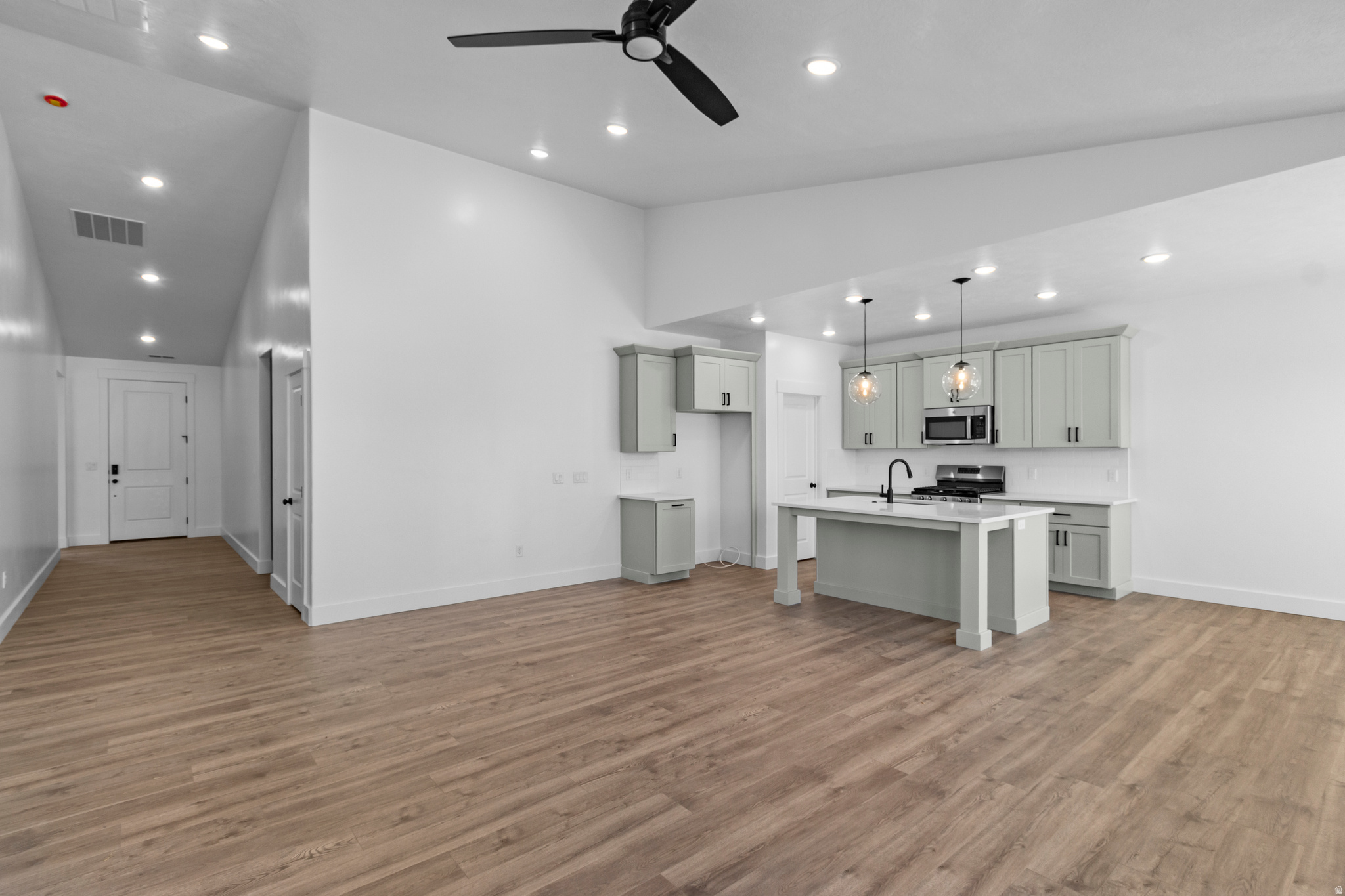 RIVERGATE - Residential