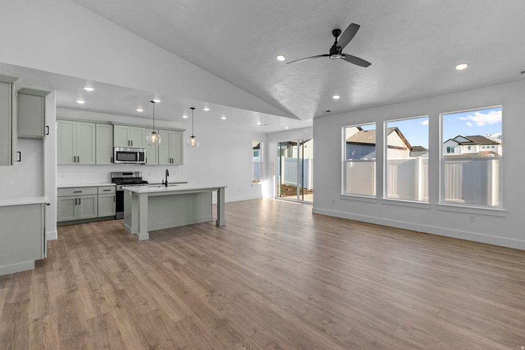 Photo of 552 S RIVERGATE DR, Logan, UT 84321 (MLS # 2131545)