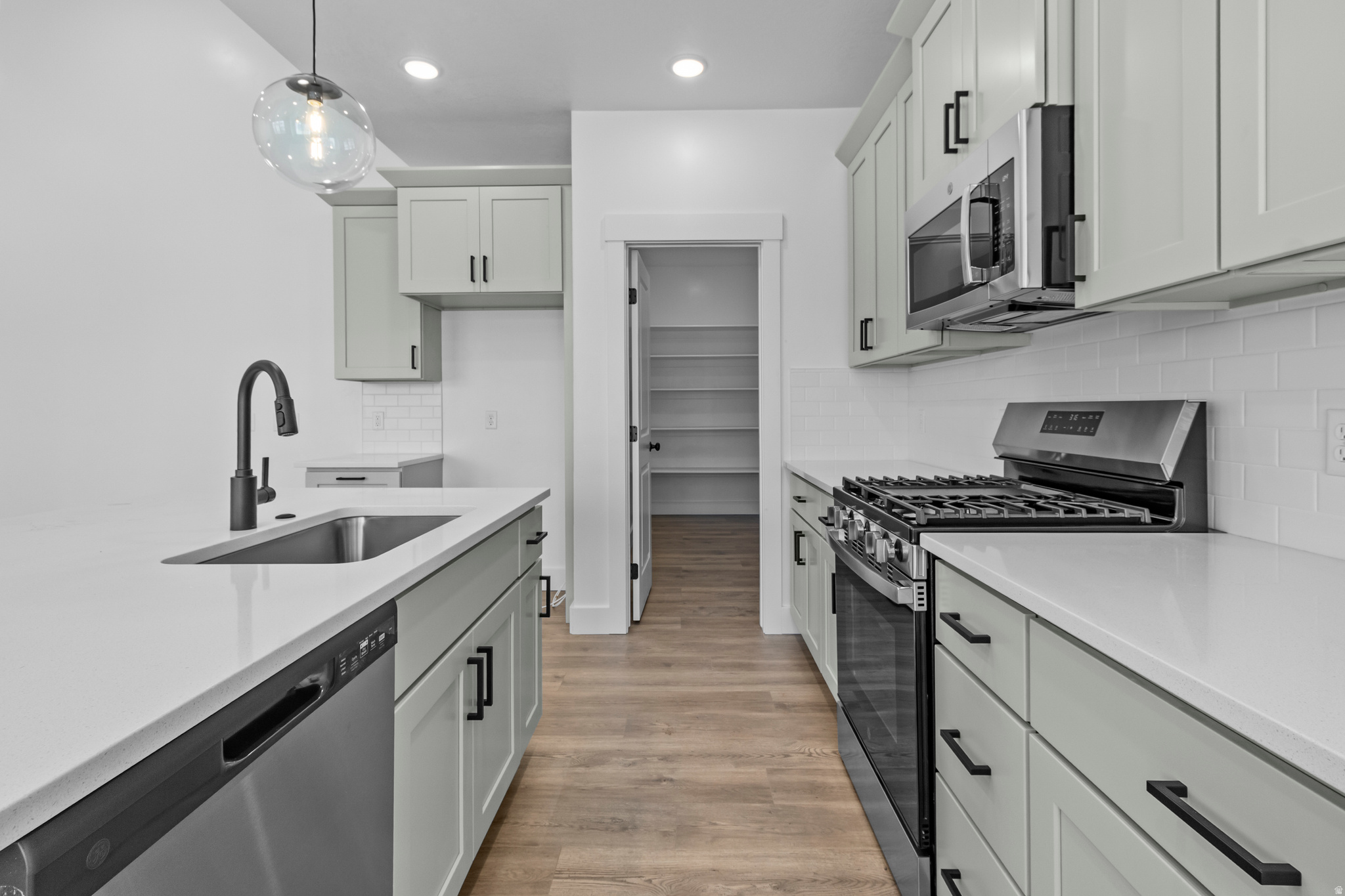 RIVERGATE - Residential