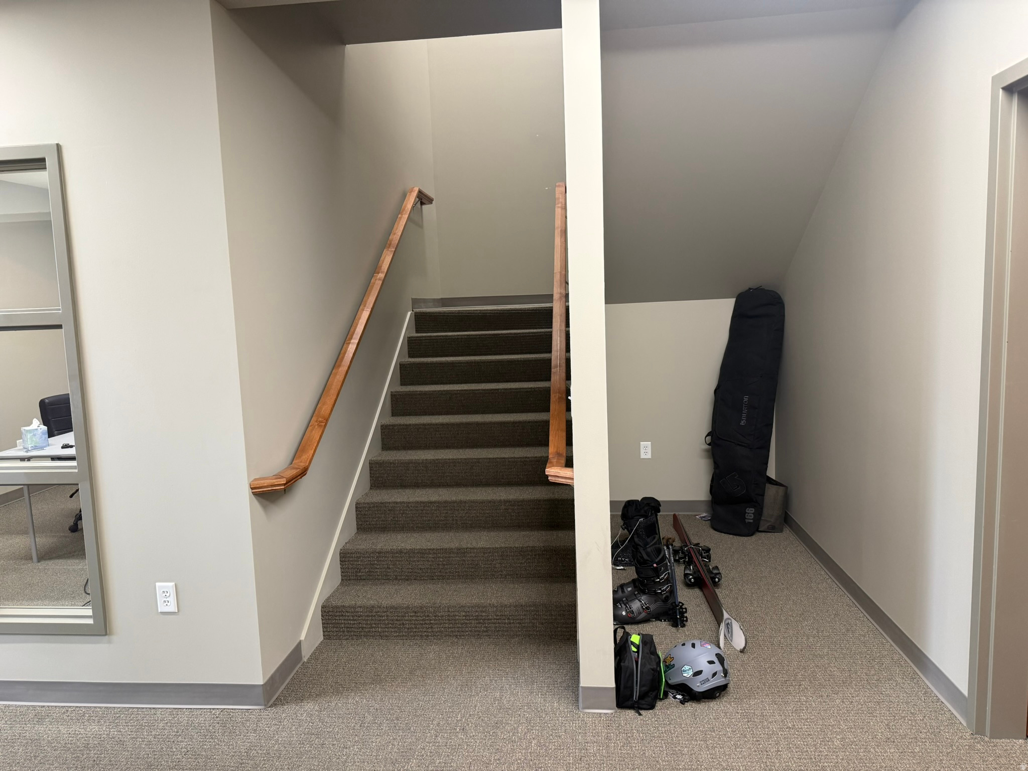 NORTHSHORE CORPORATION CENTER - Commercial Lease