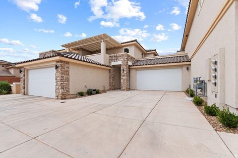 Photo of 140 W CENTER ST #20, Ivins, UT 84738 (MLS # 2125592)