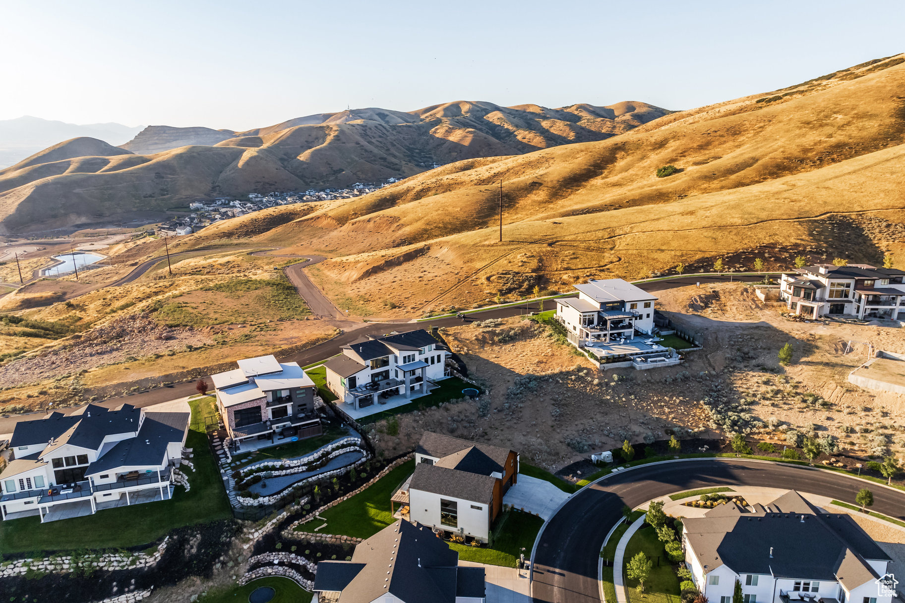 TRAVERSE MOUNTAIN - Residential