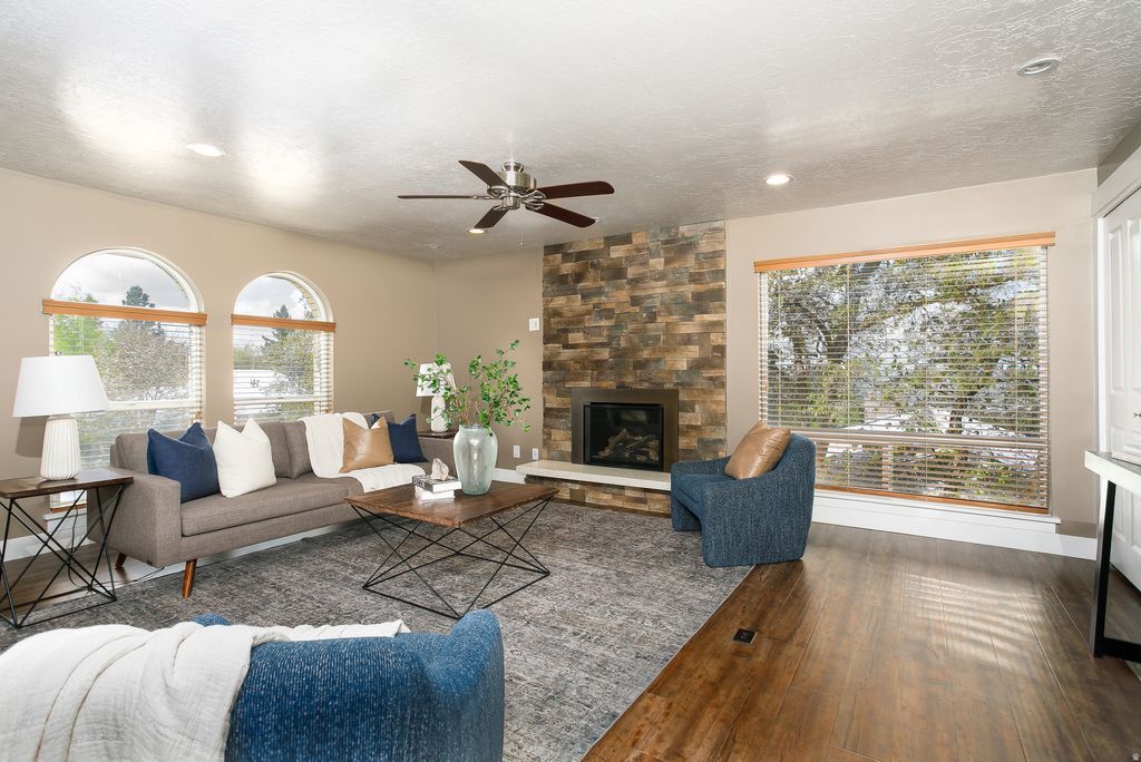 Photo of 1349 MADERA DR, Bountiful, UT 84010 (MLS # 2153192)