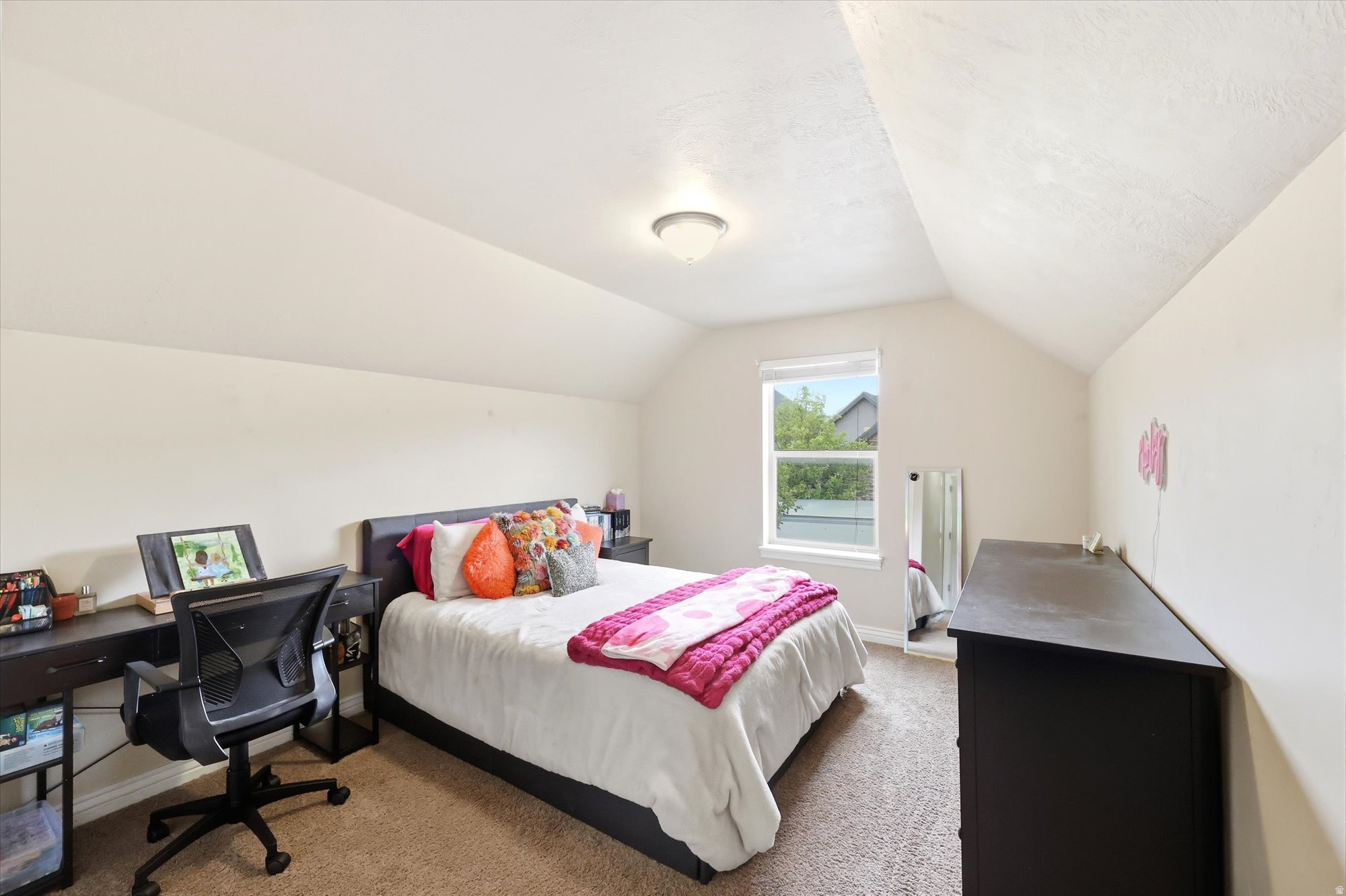 VALENTINE ESTATES - Residential