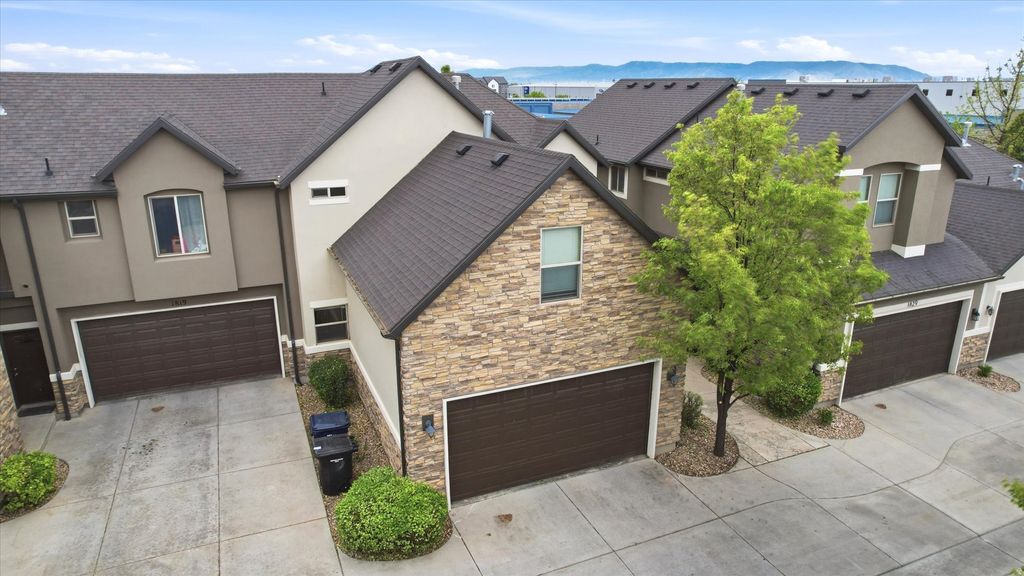 Photo of 1823 W 2300 S, Woods Cross, UT 84087 (MLS # 2153485)
