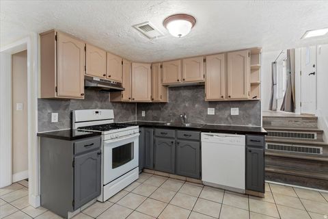 Tiny photo for 991 E 3150 N, North Ogden, UT 84414 (MLS # 2122526)
