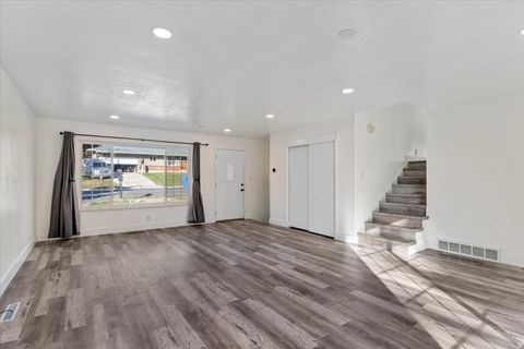 Tiny photo for 991 E 3150 N, North Ogden, UT 84414 (MLS # 2122526)