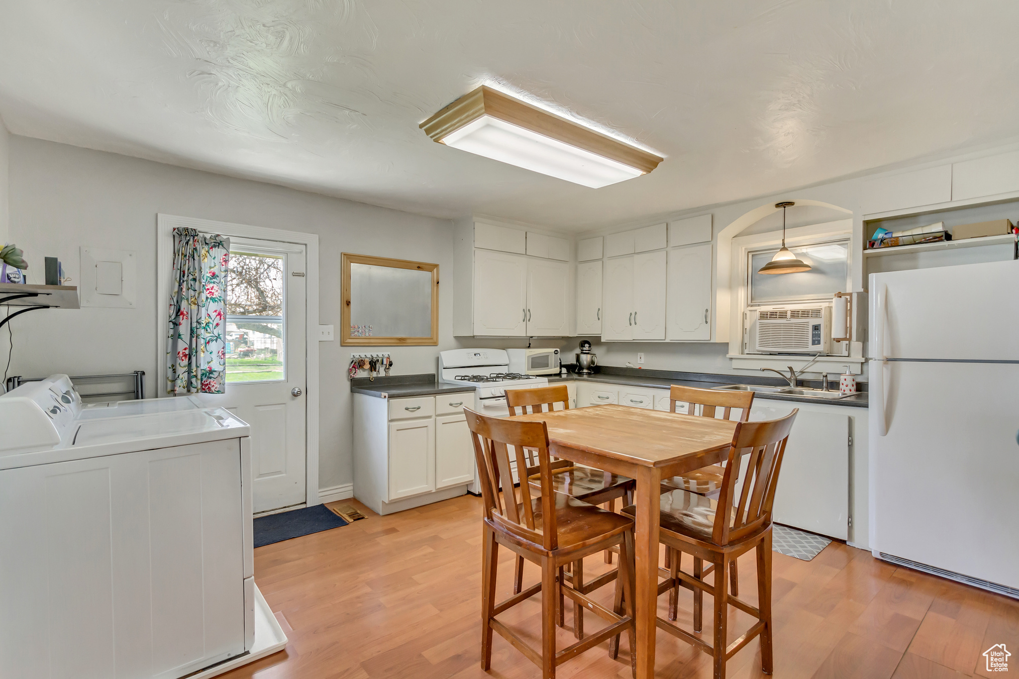 571 W 300, Payson, Utah image 3