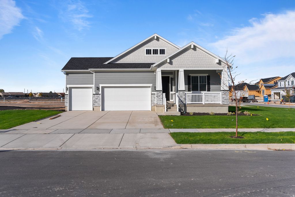 Photo of 1026 S 3170 E #220, Spanish Fork, UT 84660 (MLS # 2120822)