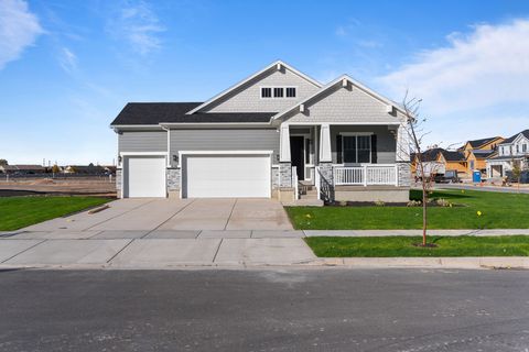 Photo of 1026 S 3170 E #220, Spanish Fork, UT 84660 (MLS # 2120822)