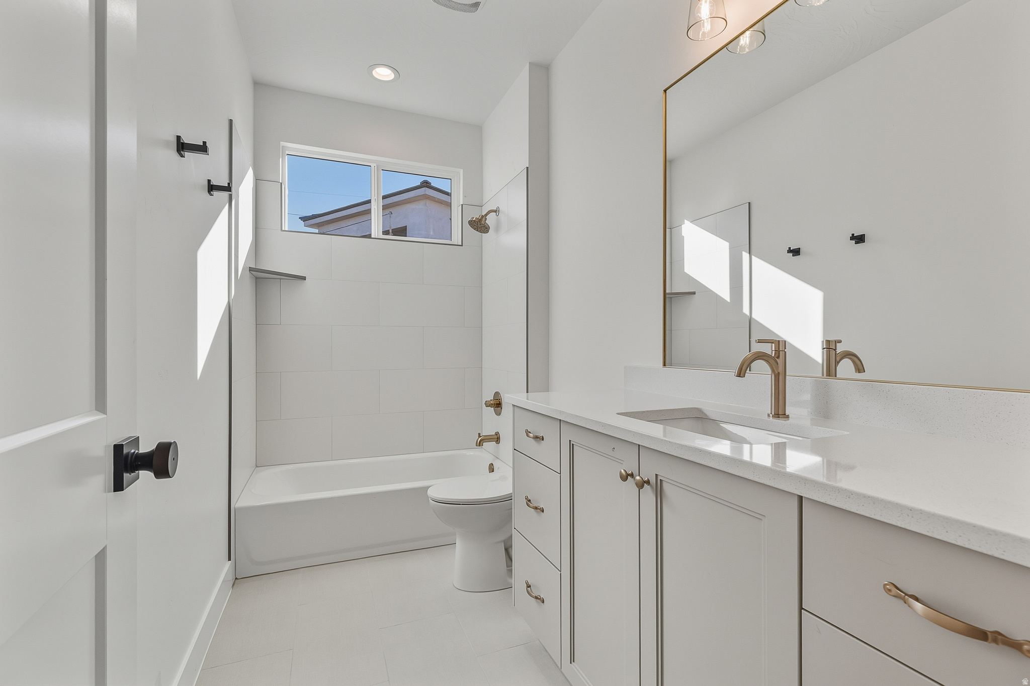 SAND POINT - Residential