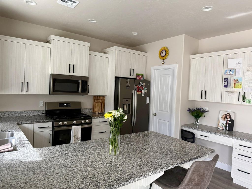 Photo of 668 FIDDLERS COVE DR. E #11, Cedar City, UT 84721 (MLS # 2154903)
