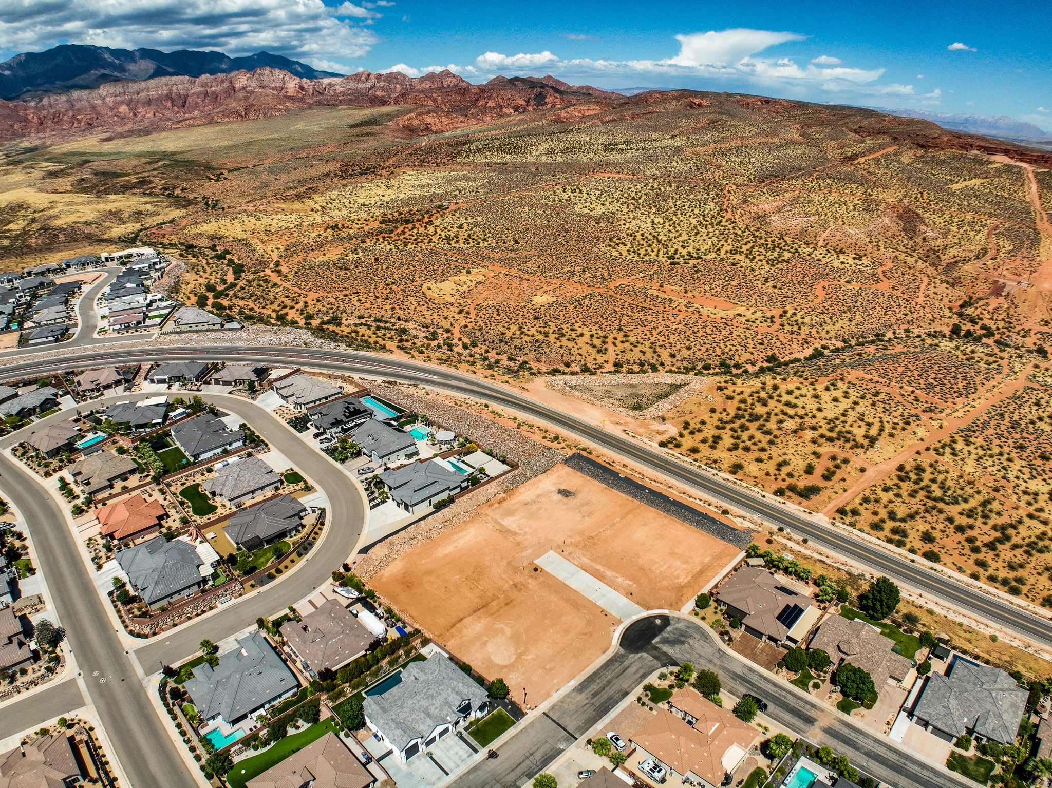 MUSTANG PASS - Land