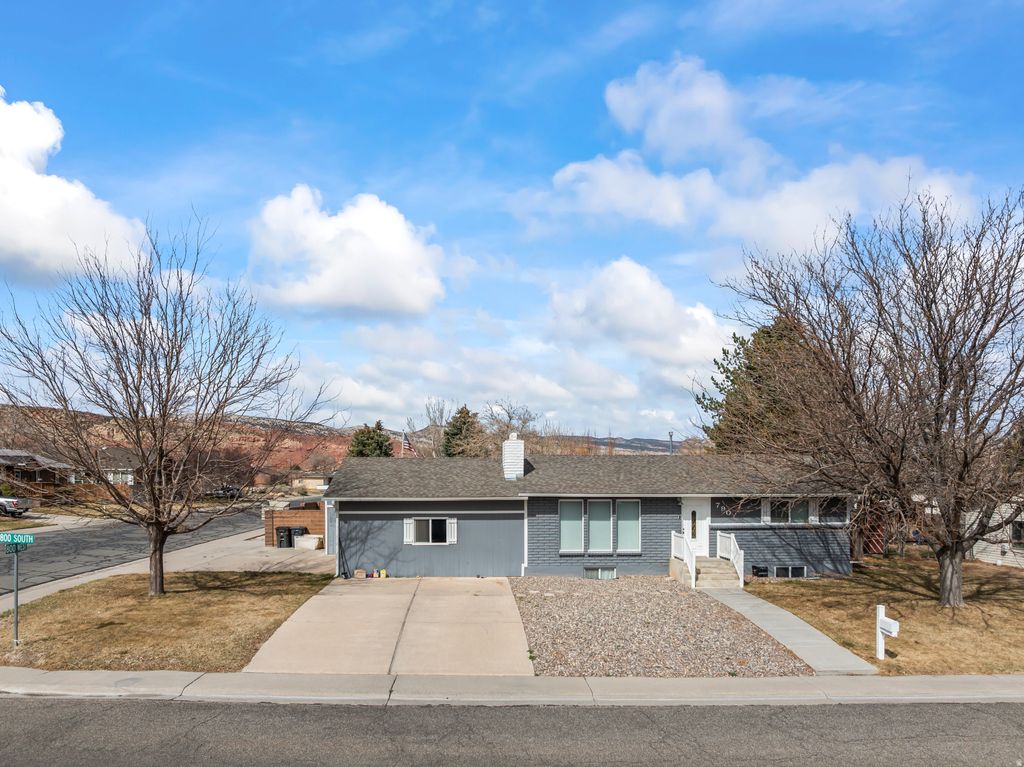 Photo of 790 W 800 S, Richfield, UT 84701 (MLS # 2143398)