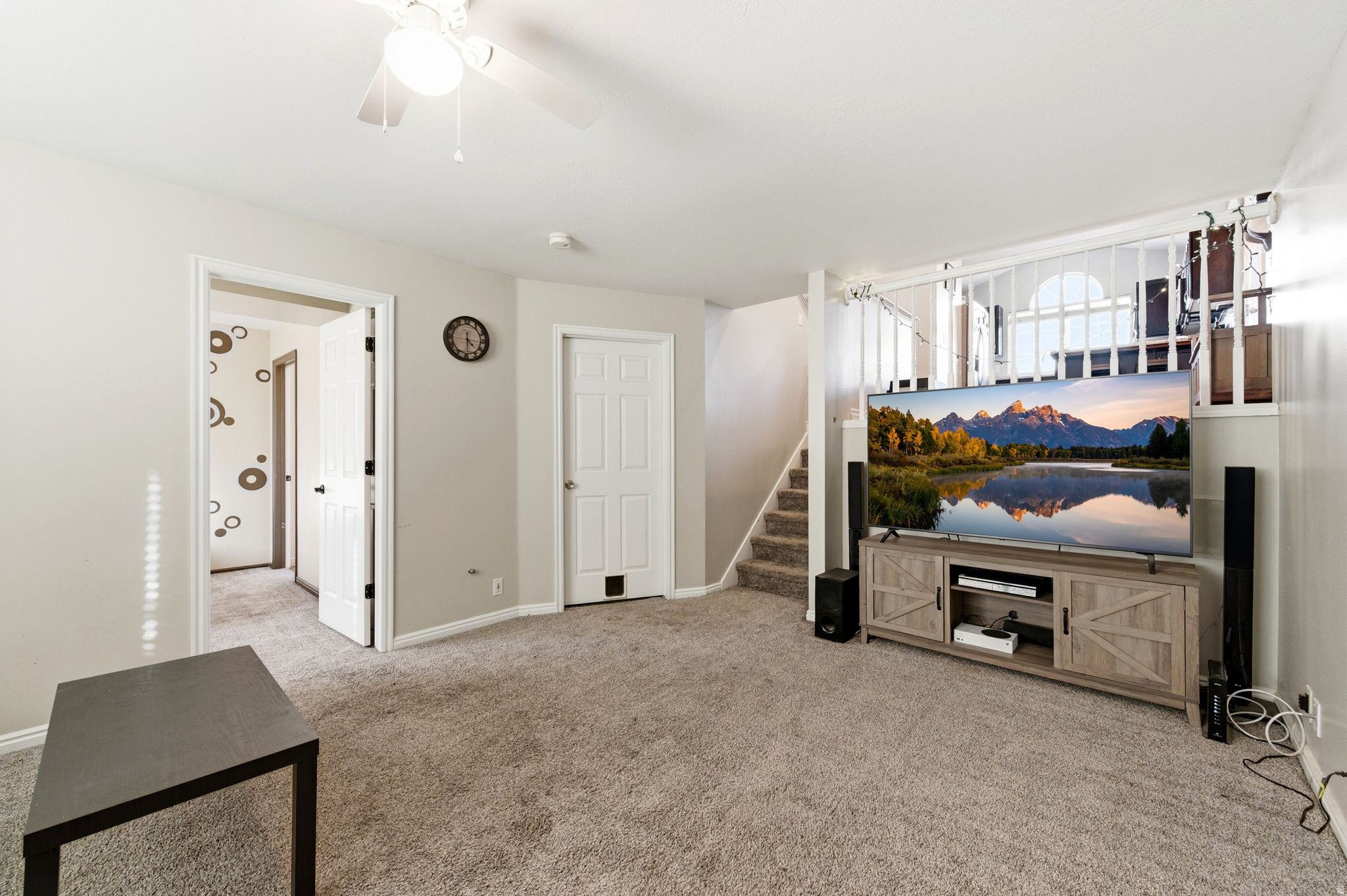 ROYAL MEADOWS - Residential