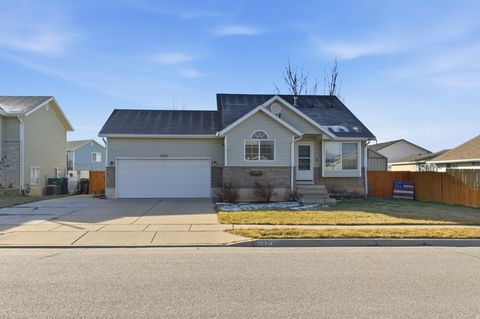 Photo of 3937 W 4650 S, Roy, UT 84067 (MLS # 2135342)