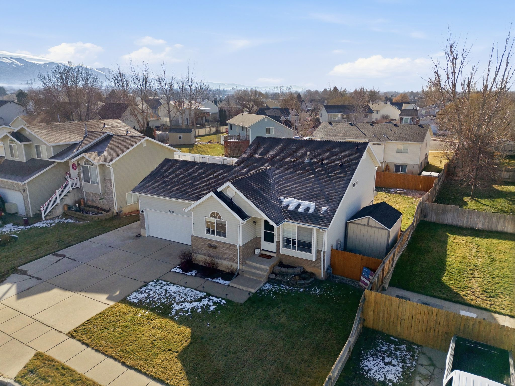 ROYAL MEADOWS - Residential