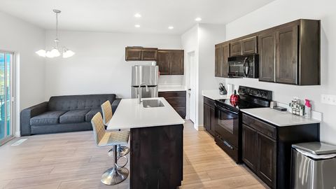 Tiny photo for 638 N OLD FORT DR, Spanish Fork, UT 84660 (MLS # 2133221)