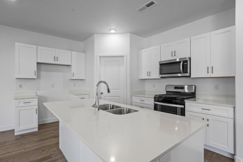 Tiny photo for 1487 S SINAWAVA DR #4144, Washington, UT 84780 (MLS # 2120665)