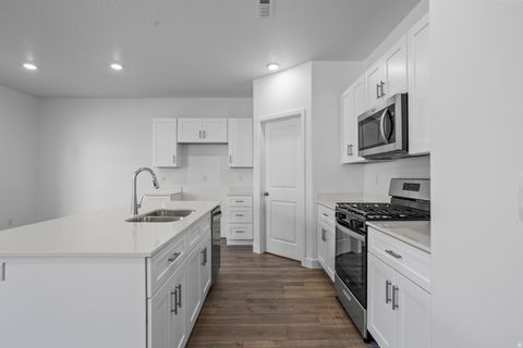 Tiny photo for 1487 S SINAWAVA DR #4144, Washington, UT 84780 (MLS # 2120665)